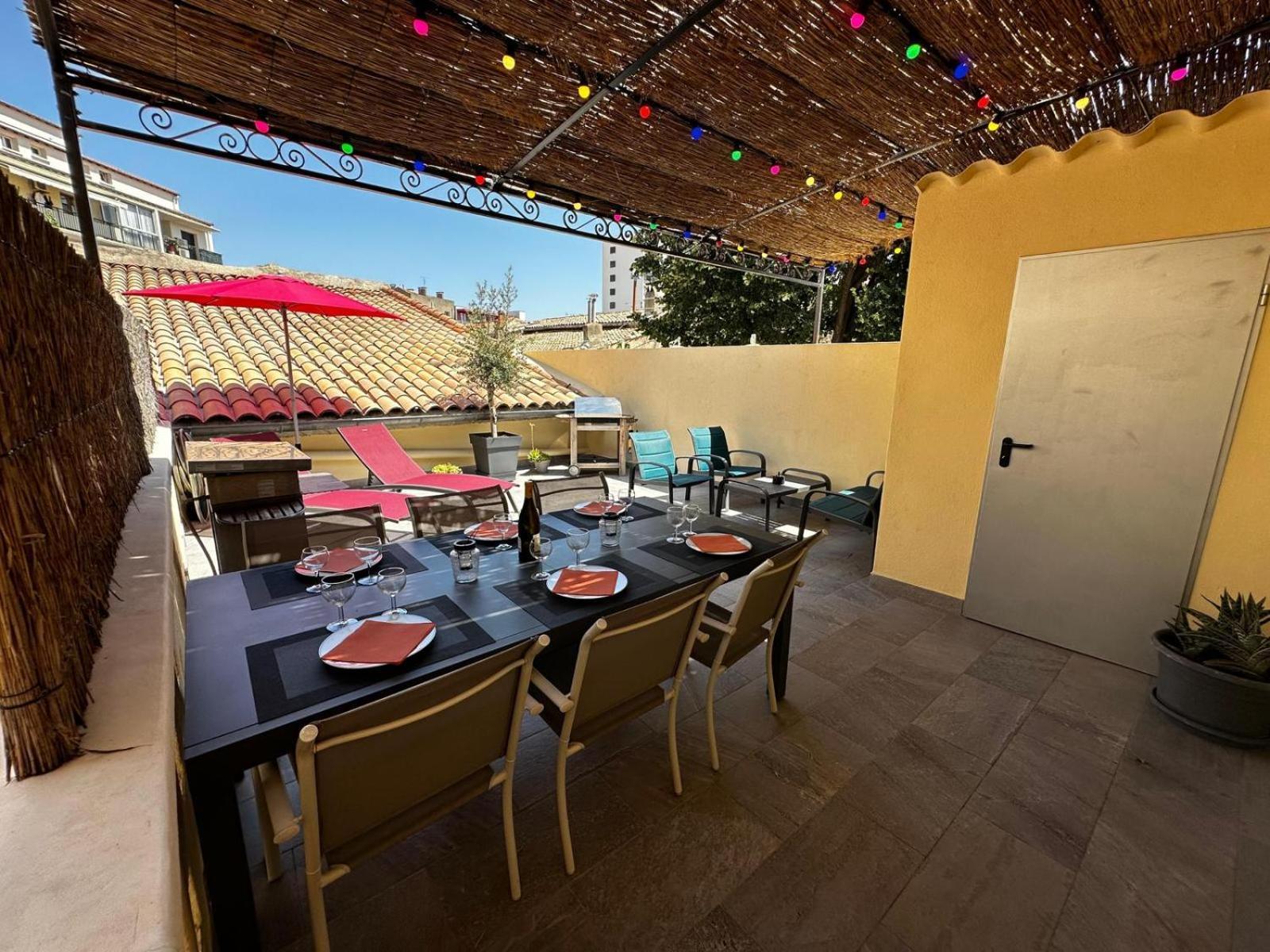 Appartement 4 A 8 Personnes, Spacieux De Standing Classe 4 Etoiles Ним Экстерьер фото