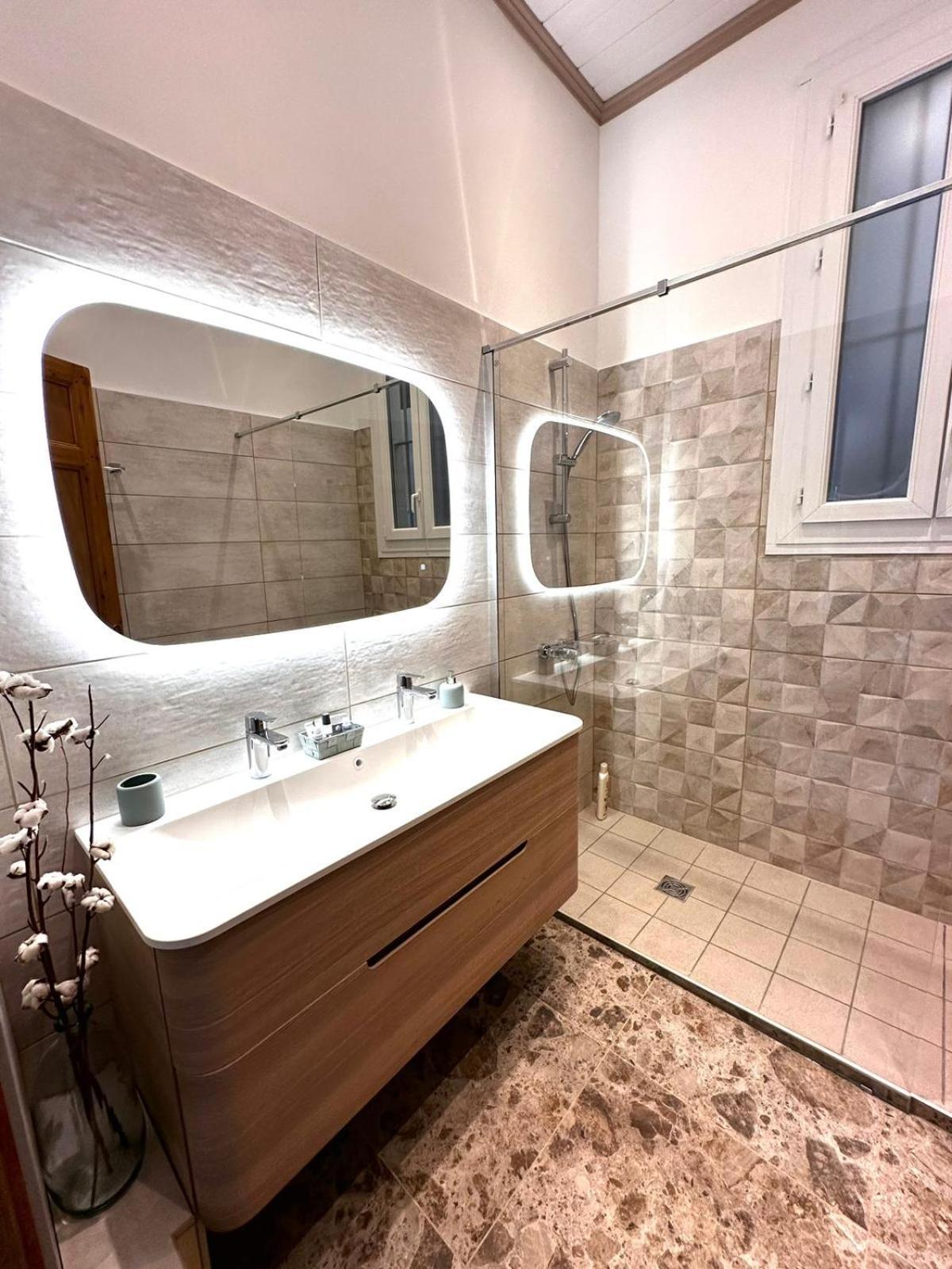 Appartement 4 A 8 Personnes, Spacieux De Standing Classe 4 Etoiles Ним Экстерьер фото